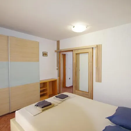 In Mit Terrasse, Grill Und Garten Apartman *