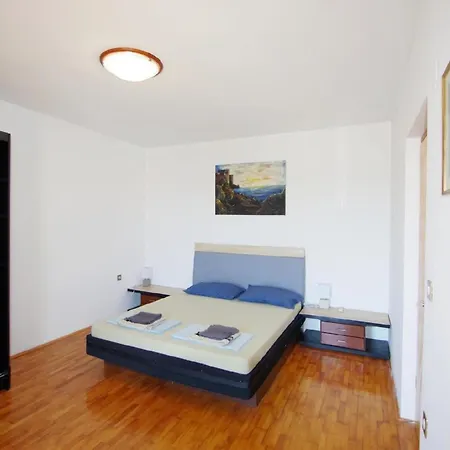 Apartman In Mit Terrasse, Grill Und Garten