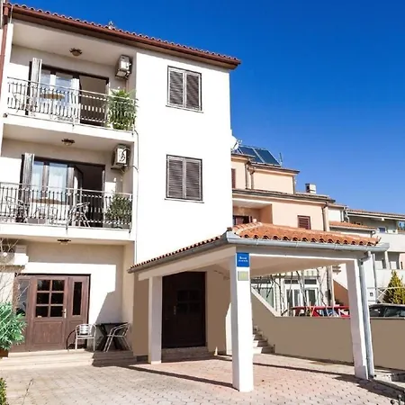 In Mit Terrasse, Grill Und Garten Lejlighed Pula