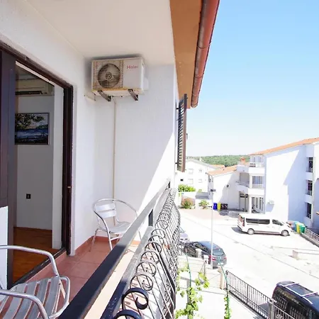 Lejlighed In Mit Terrasse, Grill Und Garten